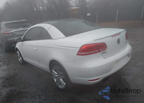 2012 Volkswagen Eos Executive z USA, uszkodzony, nr VIN WVWFW7AH0CV009066